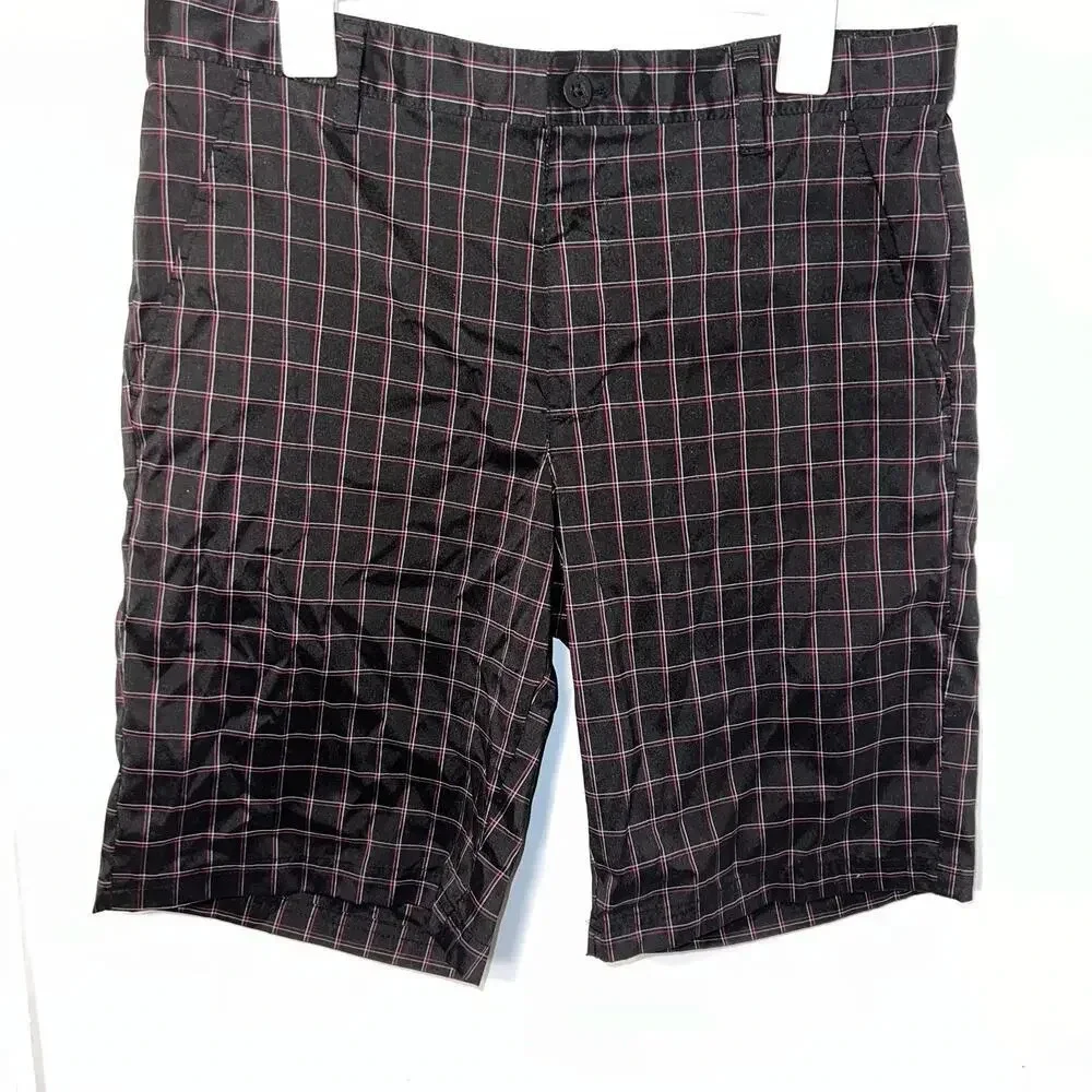 Izod Golf, 34,black‎ gray red plaid stripe Bermuda logo shorts